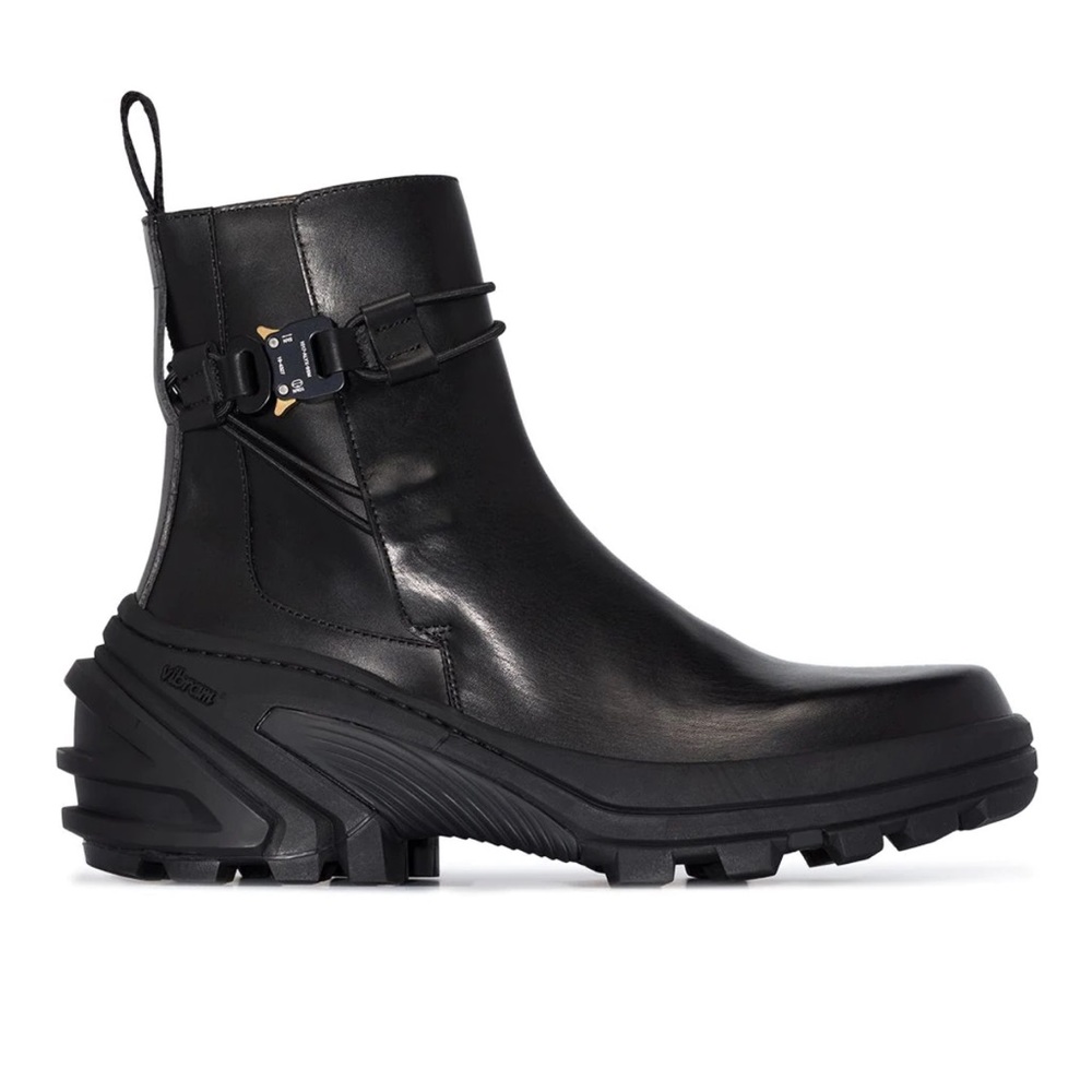 1017 ALYX 9SM
buckle leather ankle boots